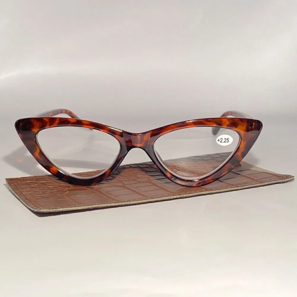 1174 Emma Cateye Reading Glasses 2.25 Tortoise Readers NWT